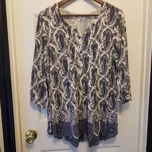 Rose & Olive Cream and Navy Paisley Button-Front Tunic Top